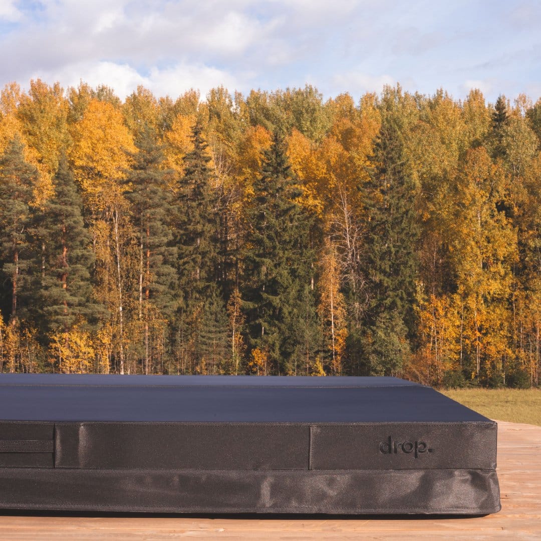 Drop Lähde Outdoor Hot Tub by Drop Spa