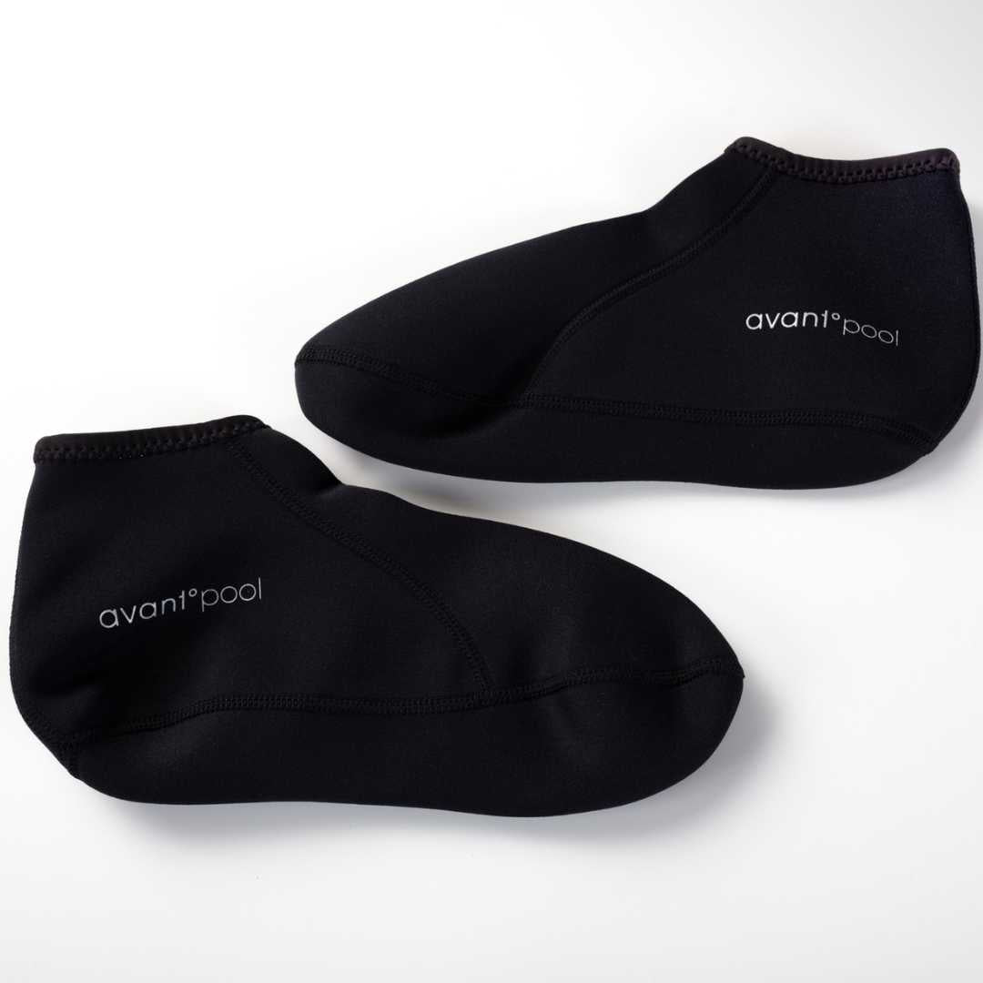 http://finnmarksauna.com/cdn/shop/products/neoprene-protective-socks-by-avantopool-avantopool-finnmark-sauna-128148.jpg?v=1698765810