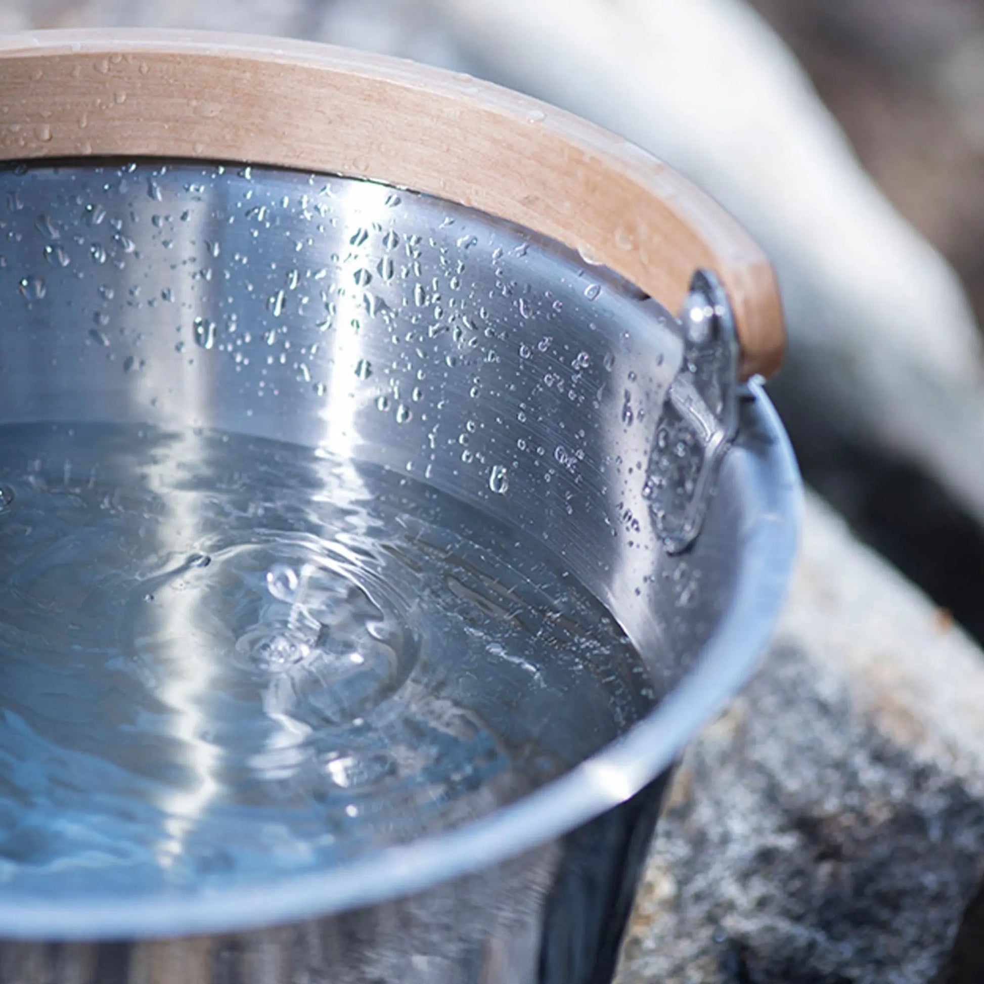 Rento x Harri Koskinen Glossy Steel Sauna Pail Sauna Bucket/Pail | Finnmark Sauna