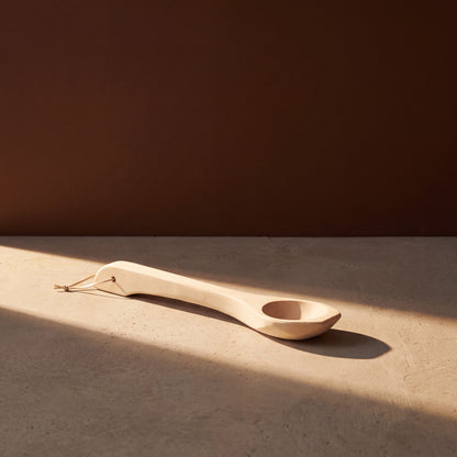 4 Living Sauna Ladle Birch - lifestyle in sunlight