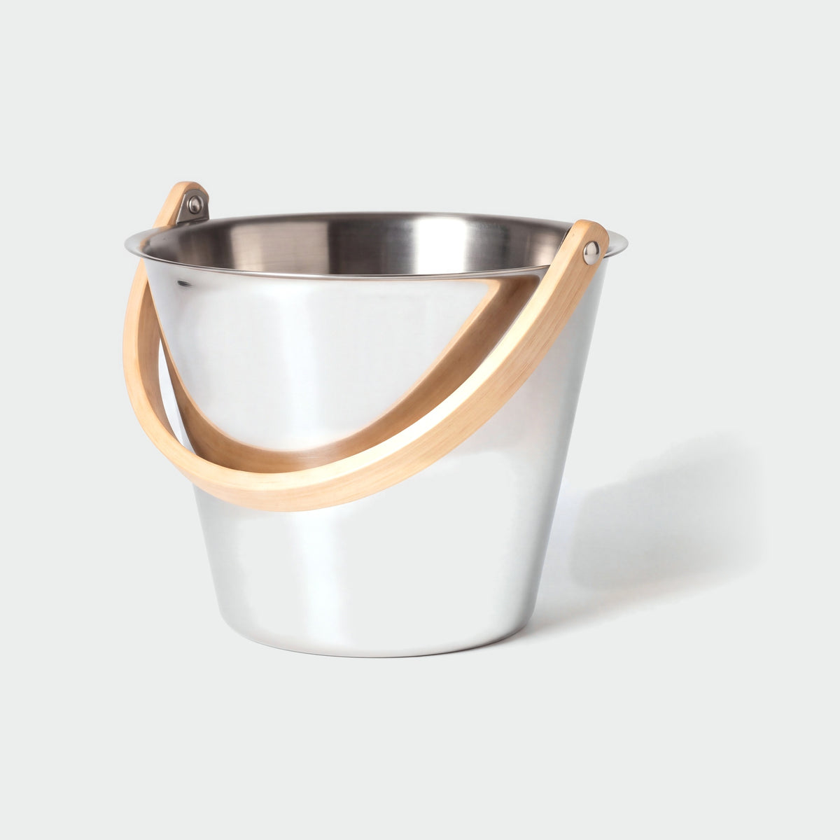Rento x Harri Koskinen Glossy Steel Sauna Pail - handle down