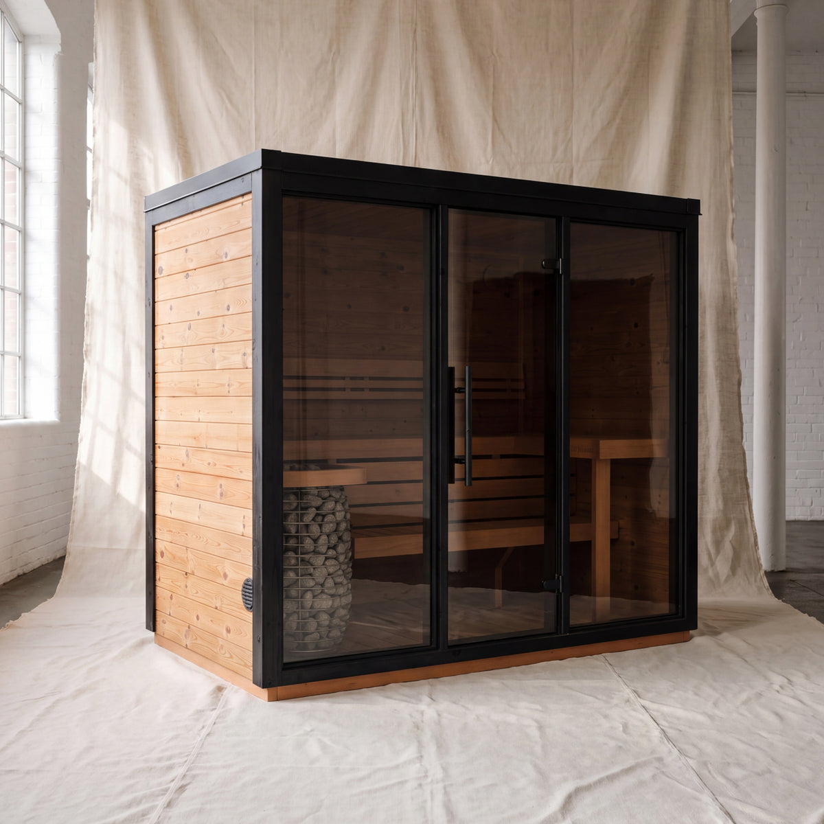 Fjelda Large outdoor sauna with an L-shaped two-tier bench