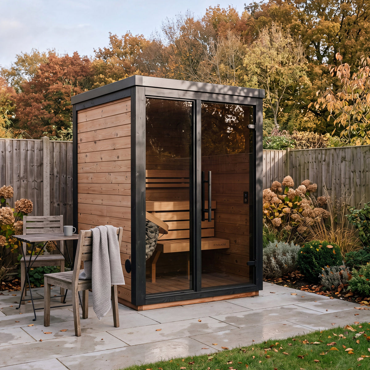 Fjelda Small outdoor sauna with EPDM and PVC roof covering