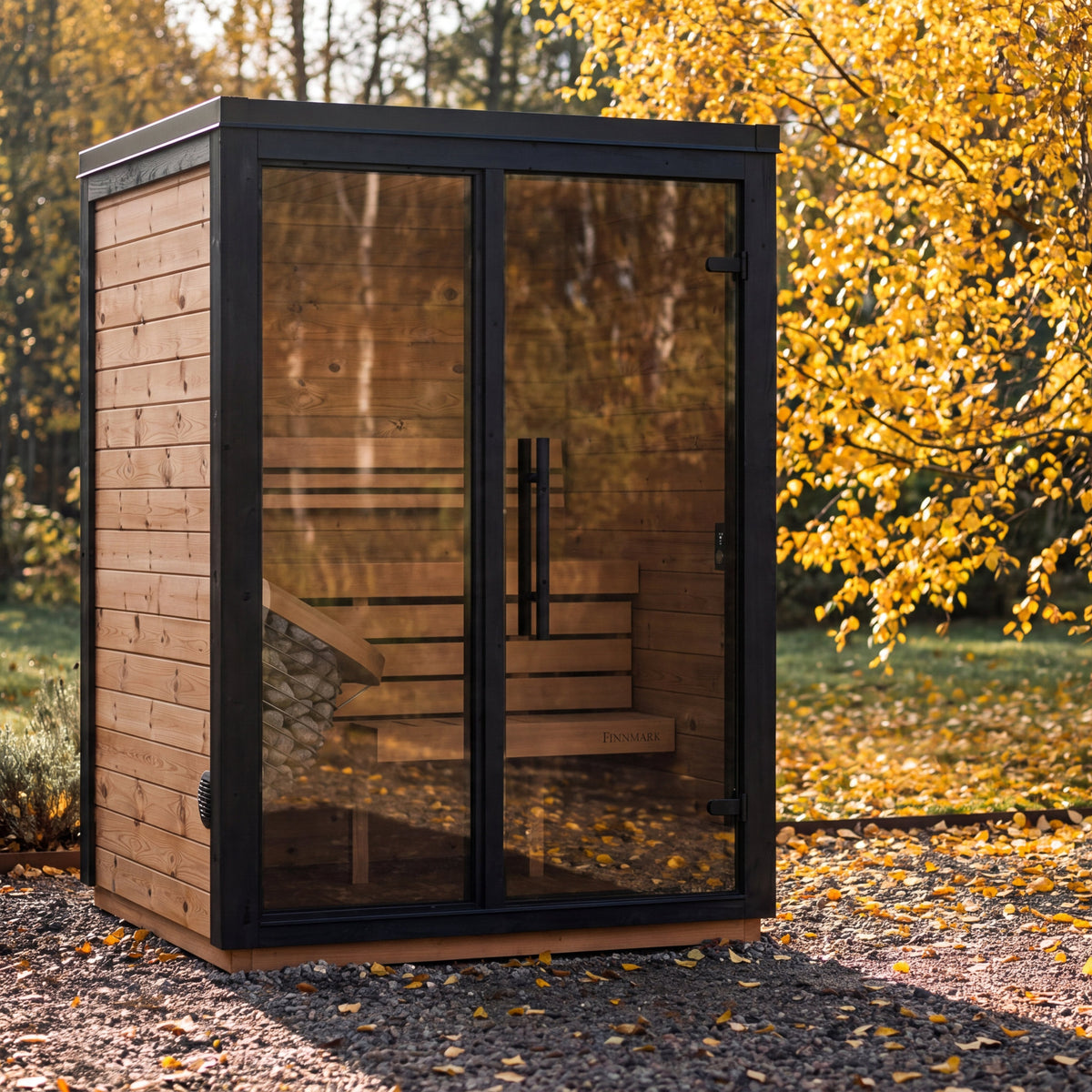 Fjelda Small outdoor sauna with 42mm thermo pine cladding