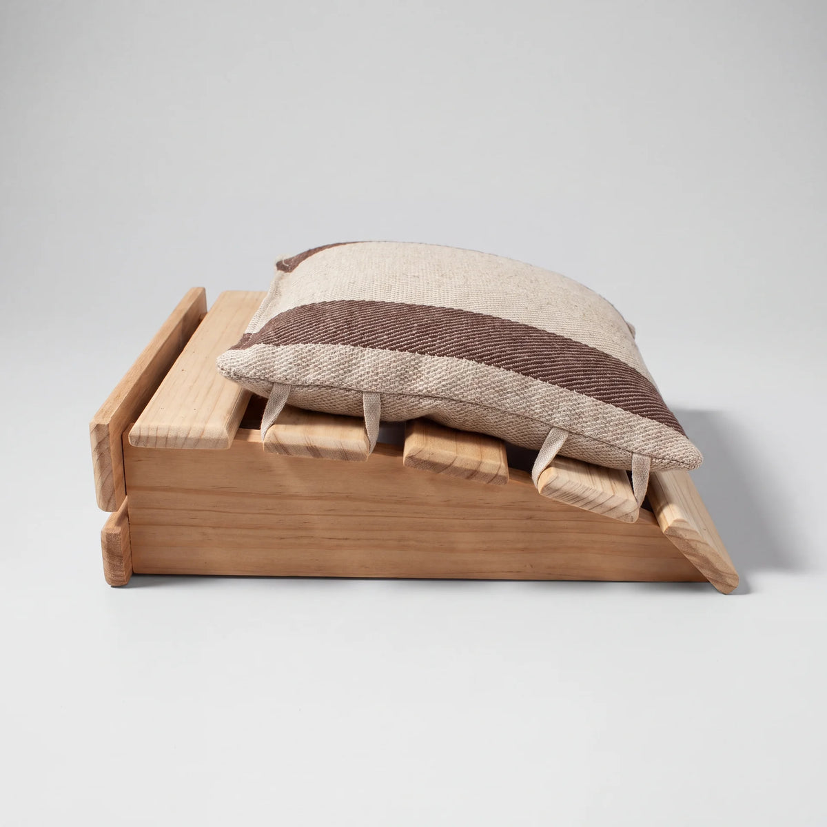 Emendo Wooden Sauna Headrest and Linen Pillow - Brown