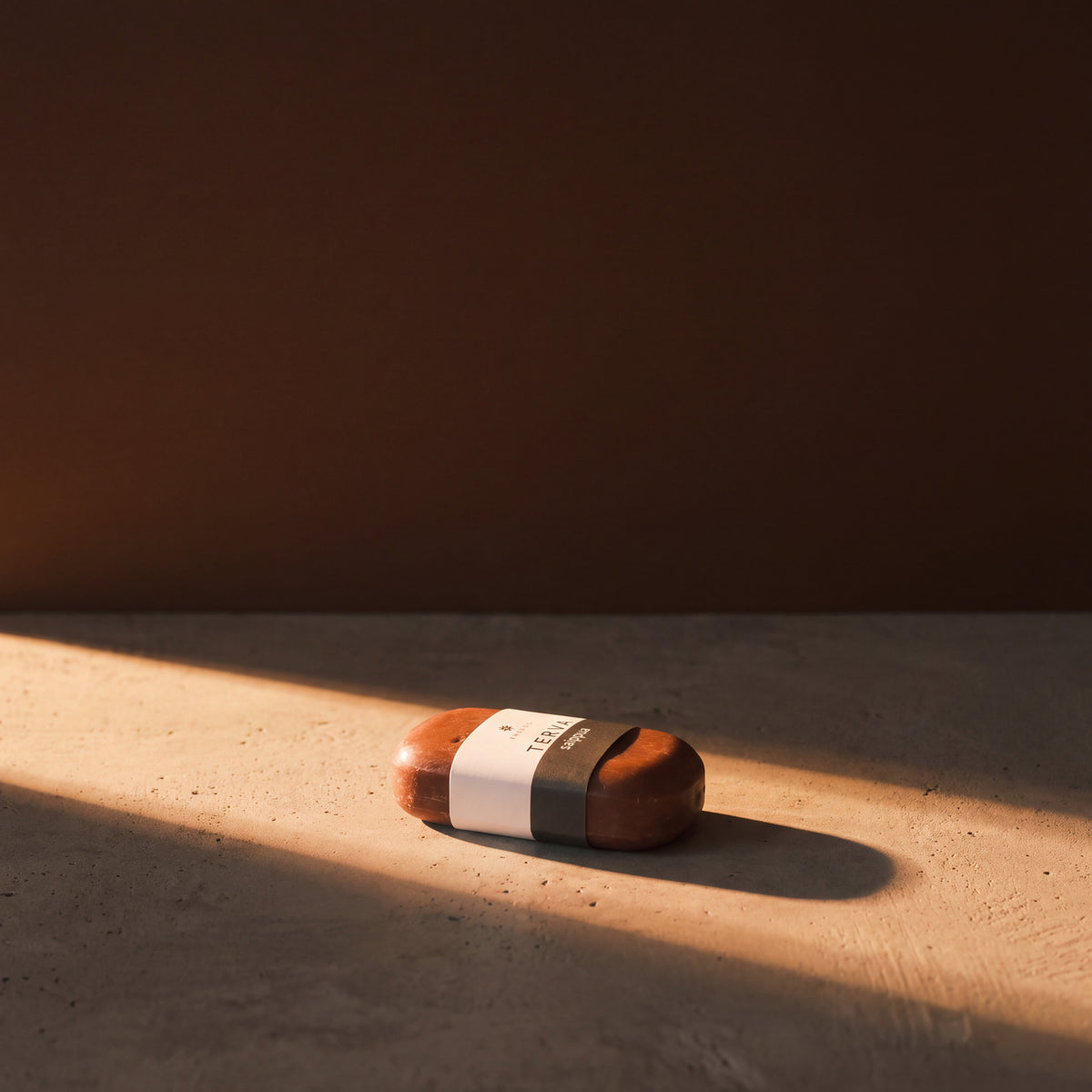 Emendo Tar Soap (100g) - lifestyle in sunlight