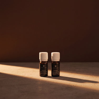 Emendo Salmiac & Smoky Herb Sauna Scents (2 x 10ml) - lifestyle in sunlight