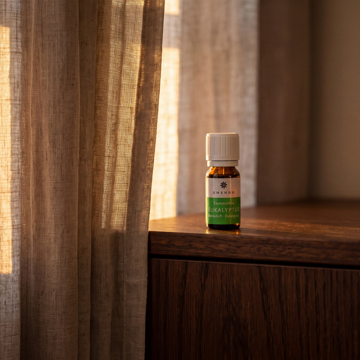 Emendo Eucalyptus Sauna Scent (10ml) - lifestyle by linen curtain