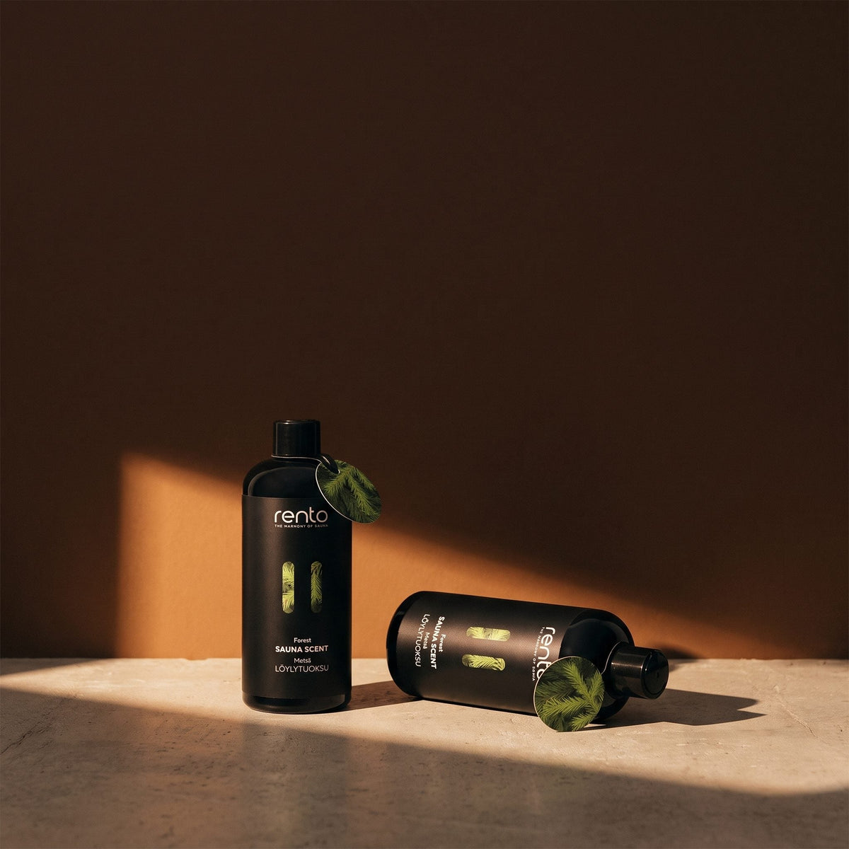 Rento Forest Sauna Scent 400ml - lifestyle in sunlight