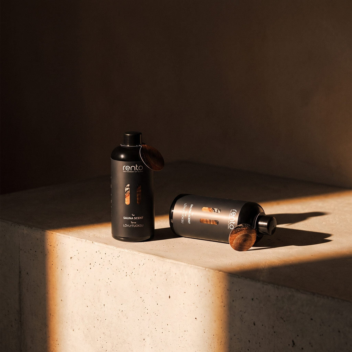 Rento Wood Tar Sauna Scent 400ml - lifestyle in sunlight