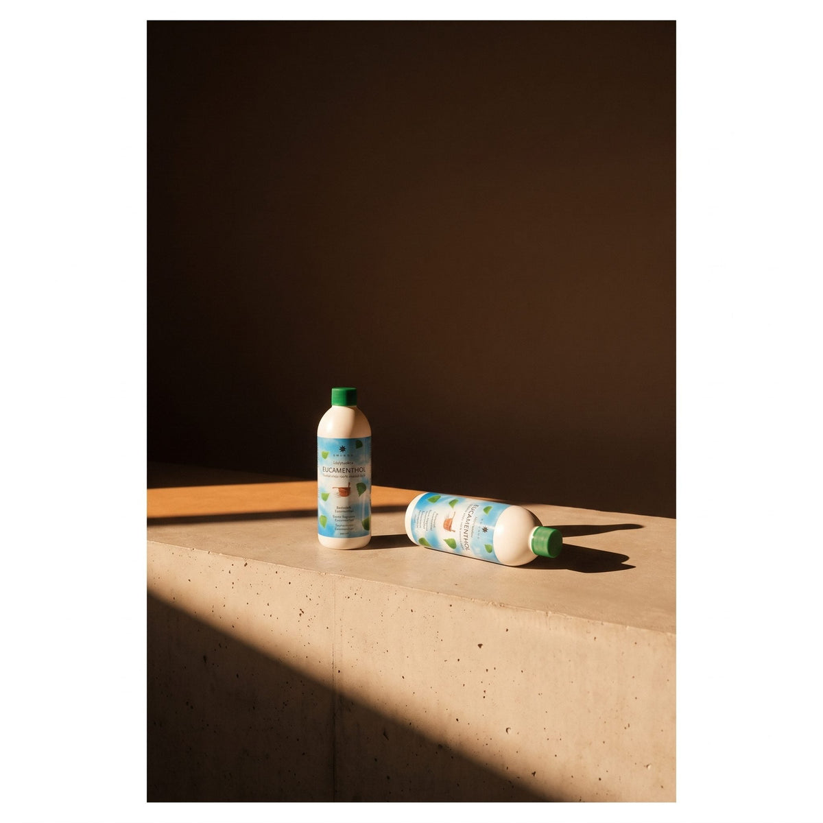 Emendo Eucamenthol Sauna Scent (500ml) - lifestyle in sunlight