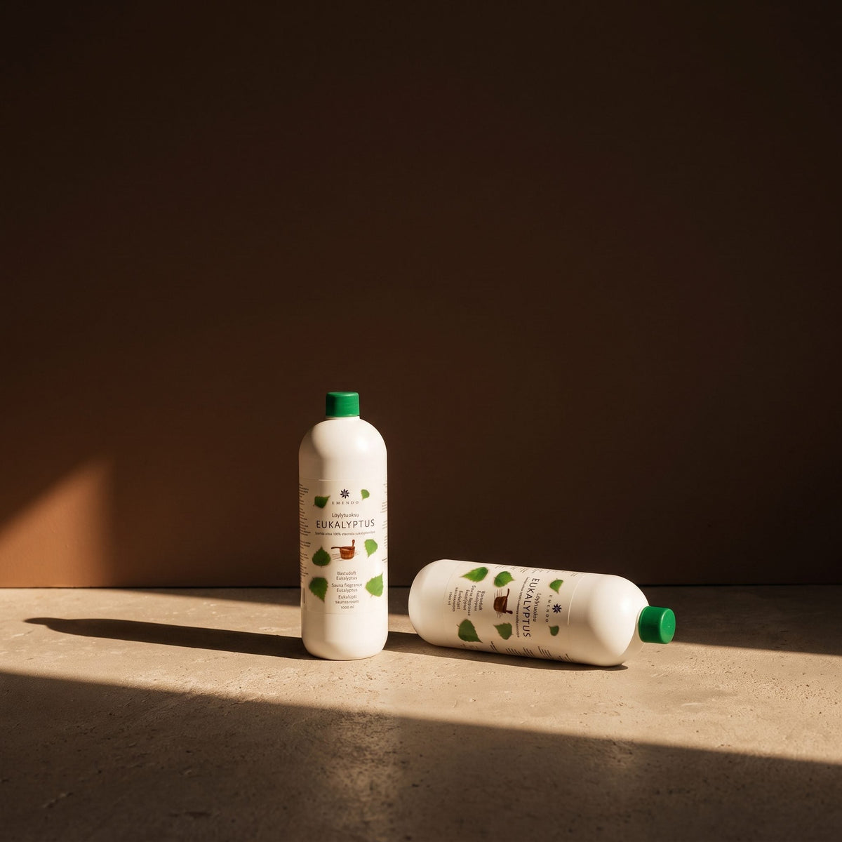 Emendo Eucalyptus Sauna Scent (1000ml) - lifestyle in sunlight