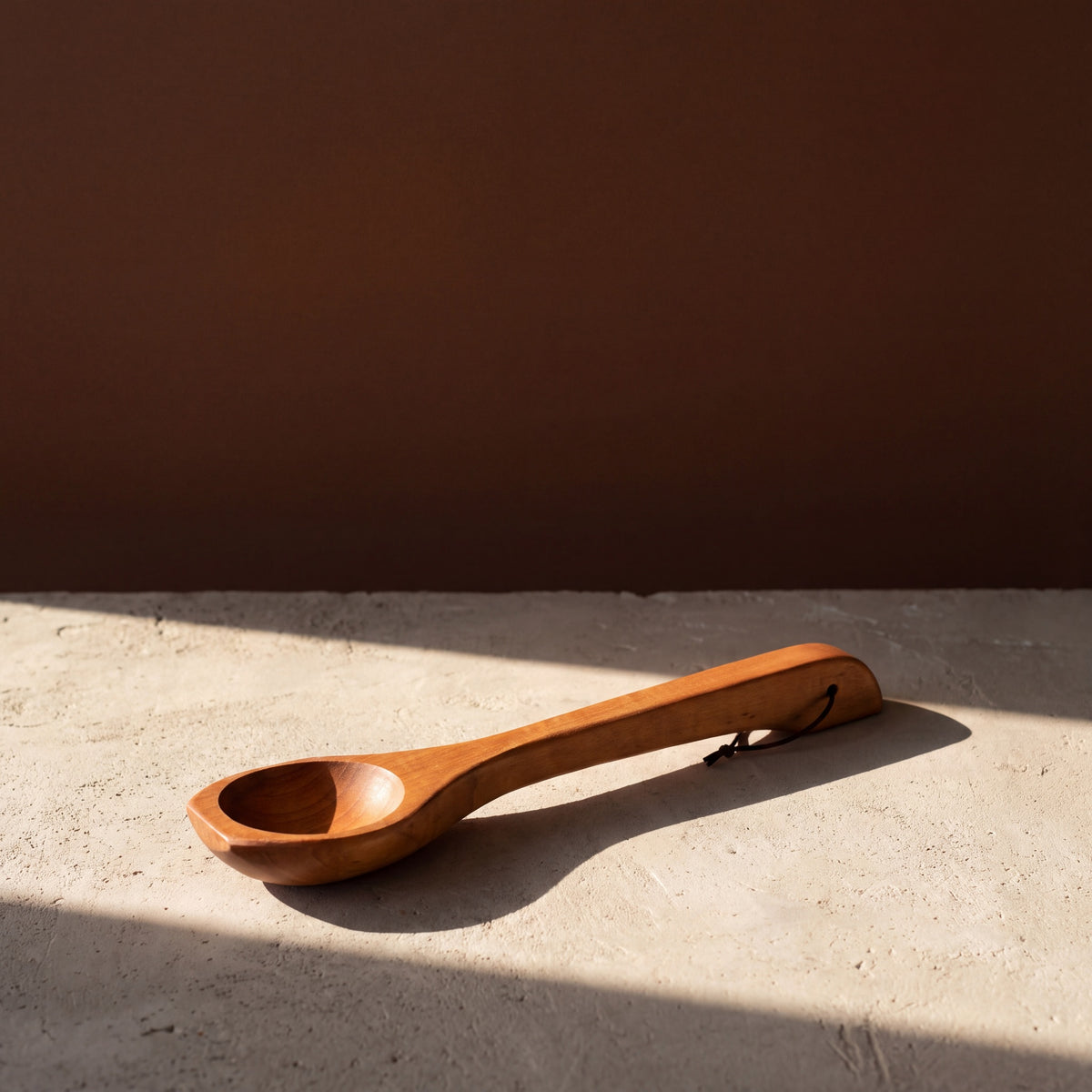 4 Living Sauna Ladle Alder - lifestyle in sunlight