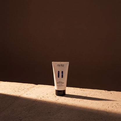 Rento Blueberry Scented Exfoliating Sauna Honey - lifestyle in sunlight