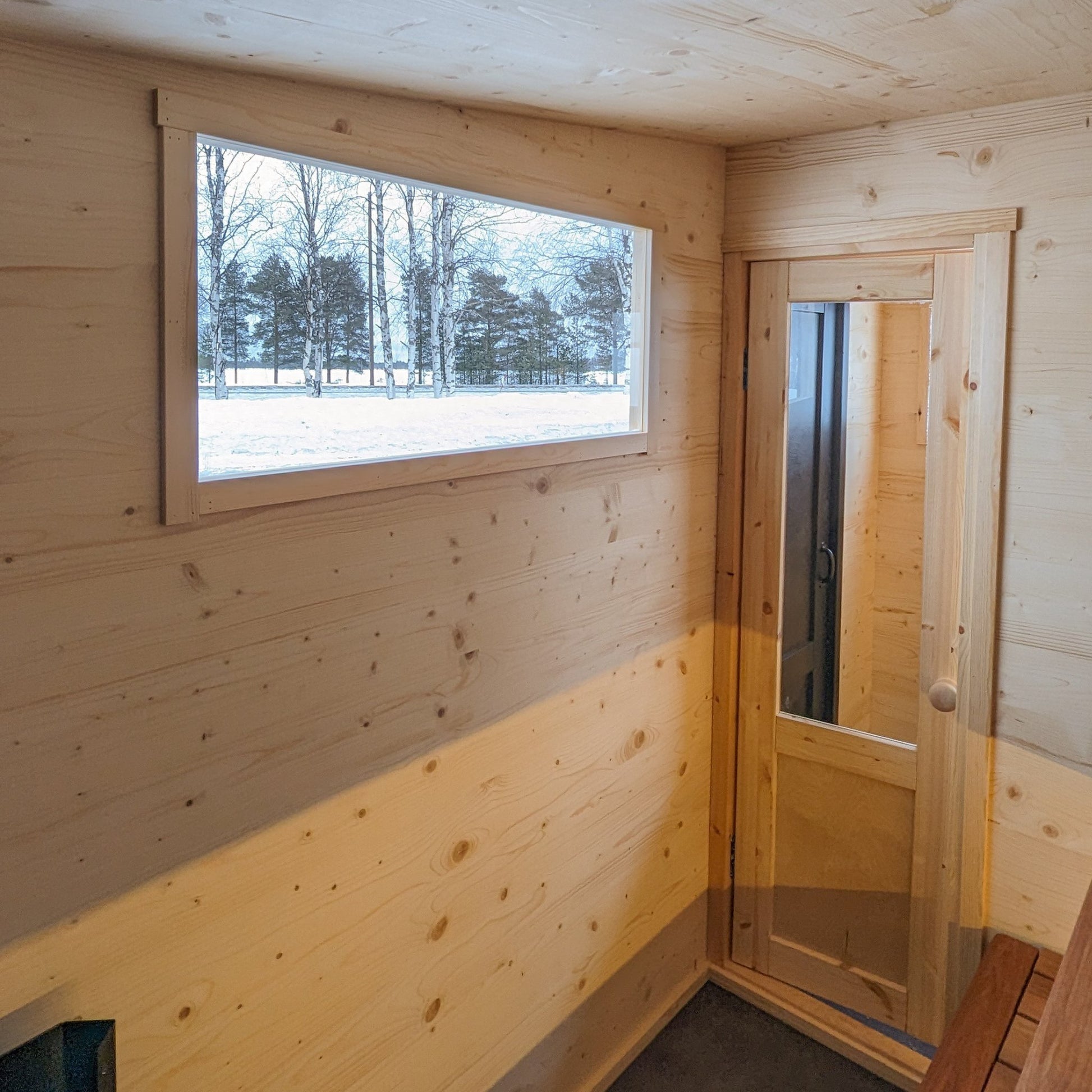 Sauna Trailer 'Ahma' with Dressing Room by Lapelland | Finnmark Sauna